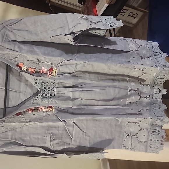 Clothes - Picture 14 of 17